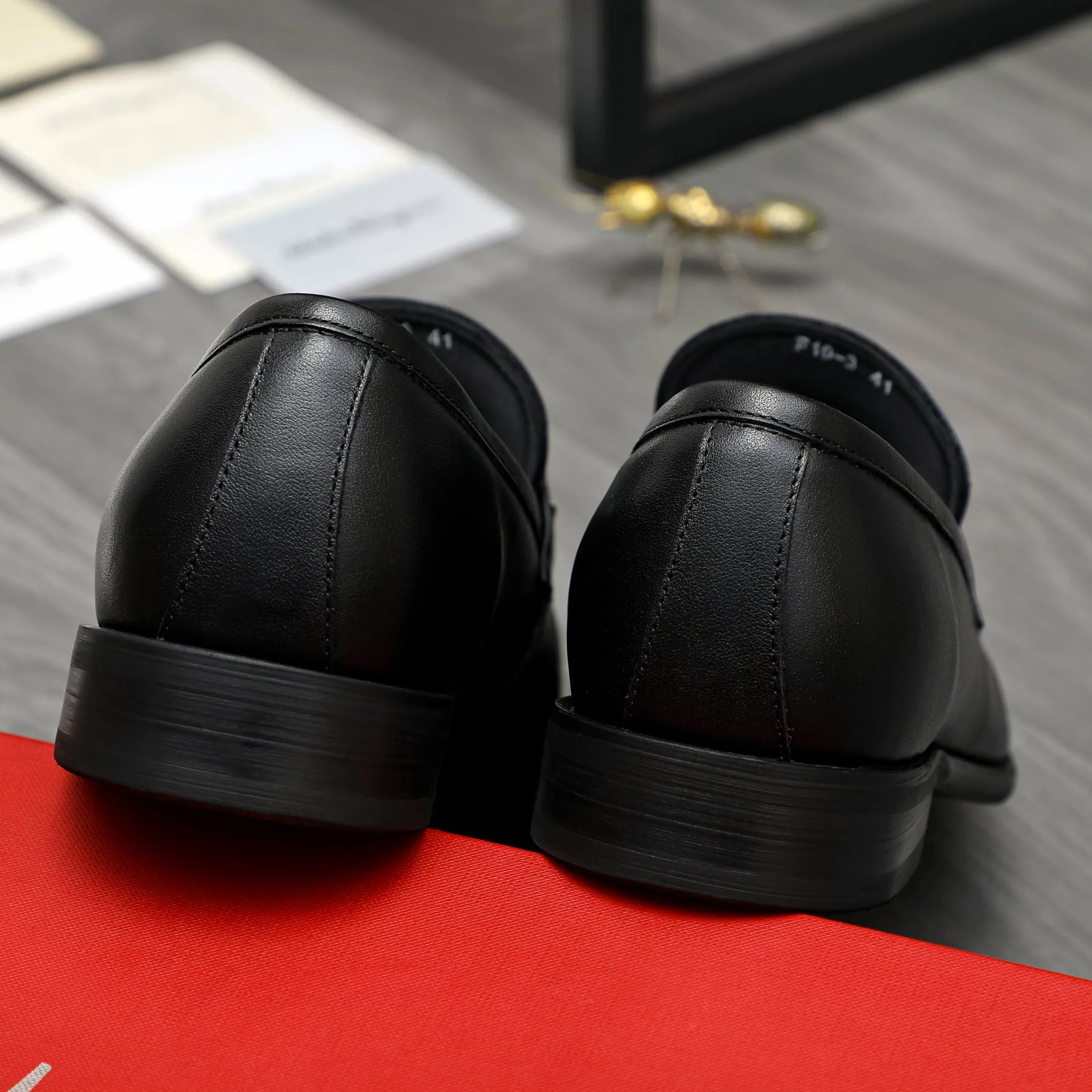 Men's shoes 💰420 Product trademark: Ferragamo " Ferragamo ] Business slip-on leather shoes Regular size: 39-45 (38.46 custom-made, non-refundable) Product materials: Selected high-quality cowhide upper, sheepskin lining, original rubber outsole